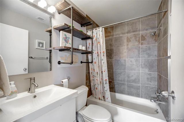 6533 E Jefferson Avenue 417, Detroit, MI 48207