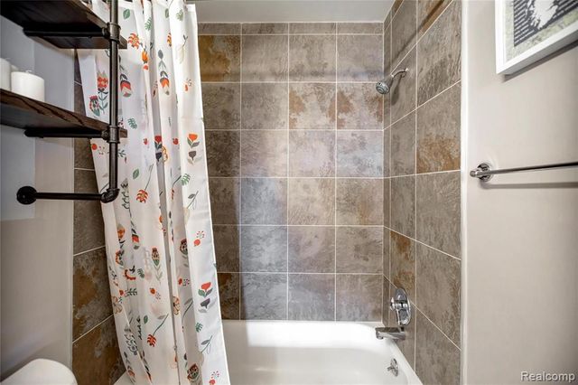 6533 E Jefferson Avenue 417, Detroit, MI 48207