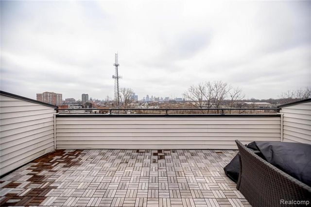 6533 E Jefferson Avenue 417, Detroit, MI 48207