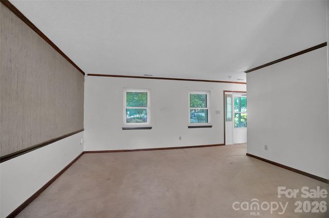 900 Highland Mist Lane, Charlotte, NC 28215
