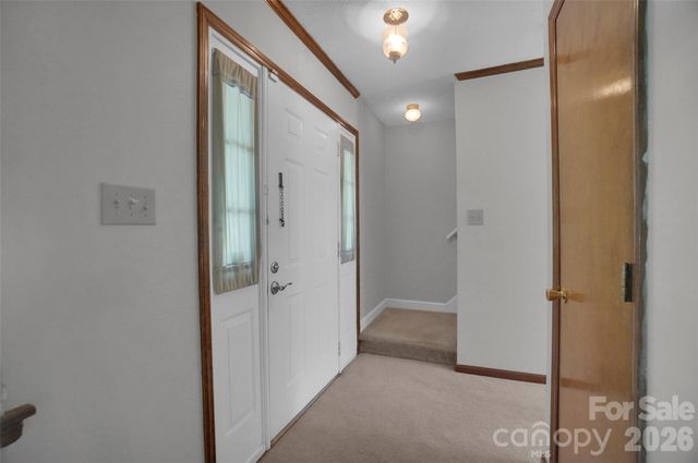 900 Highland Mist Lane, Charlotte, NC 28215