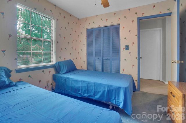 900 Highland Mist Lane, Charlotte, NC 28215