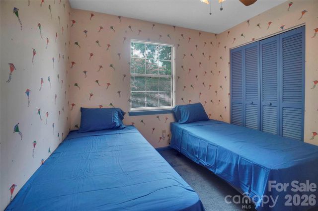 900 Highland Mist Lane, Charlotte, NC 28215