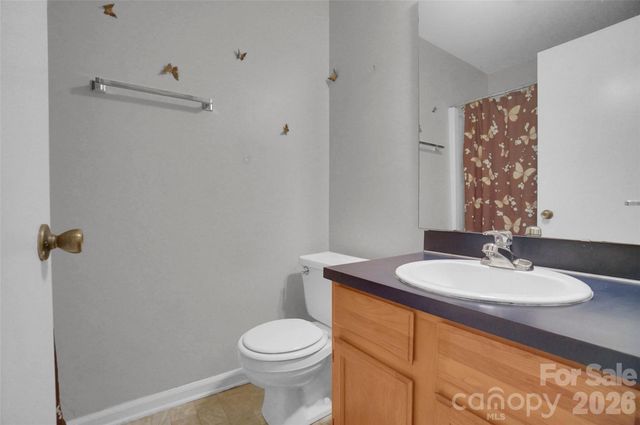 900 Highland Mist Lane, Charlotte, NC 28215