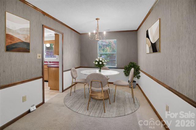 900 Highland Mist Lane, Charlotte, NC 28215