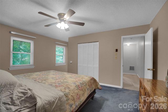 900 Highland Mist Lane, Charlotte, NC 28215