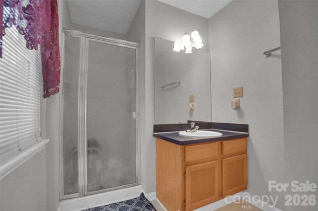 900 Highland Mist Lane, Charlotte, NC 28215