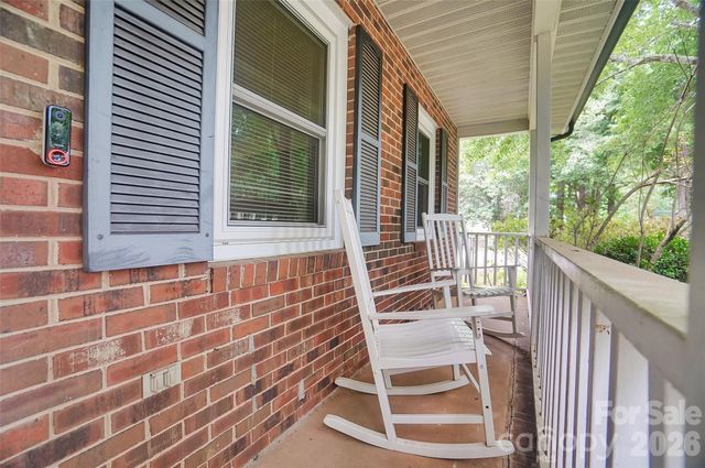 900 Highland Mist Lane, Charlotte, NC 28215