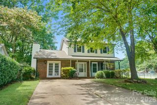 900 Highland Mist Lane, Charlotte, NC 28215