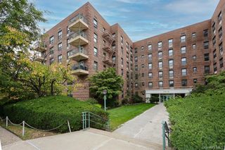 226-26 Union Turnpike 6H, Oakland Gardens, NY 11364