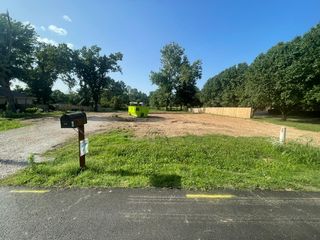 1110 NW 7th Street, Bentonville, AR 72712