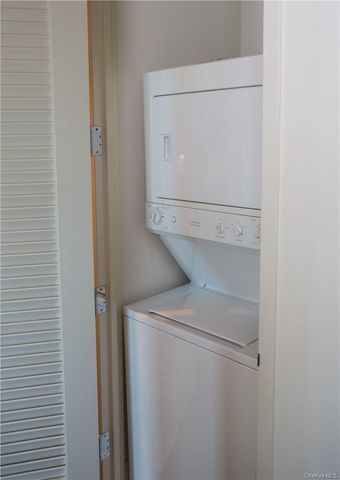 175 Huguenot Street 1804, New Rochelle, NY 10801