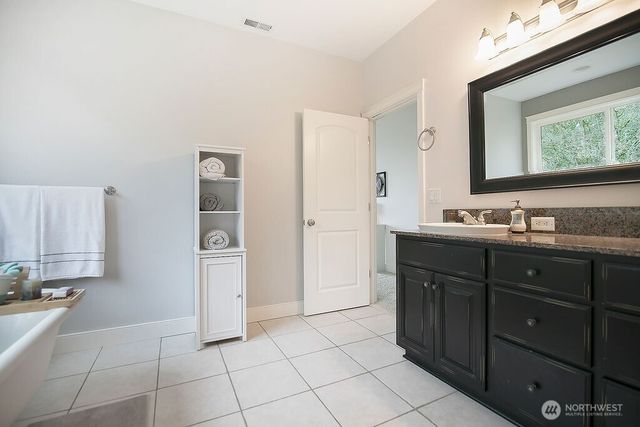 140 Nordstrom Lane, Kelso, WA 98626