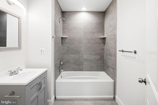 2144 N 8TH ST, Philadelphia, PA 19122