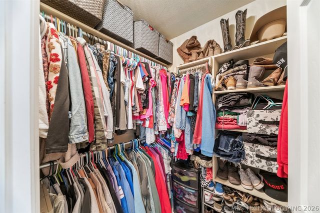 4007 W 103rd Place S, Jenks, OK 74037