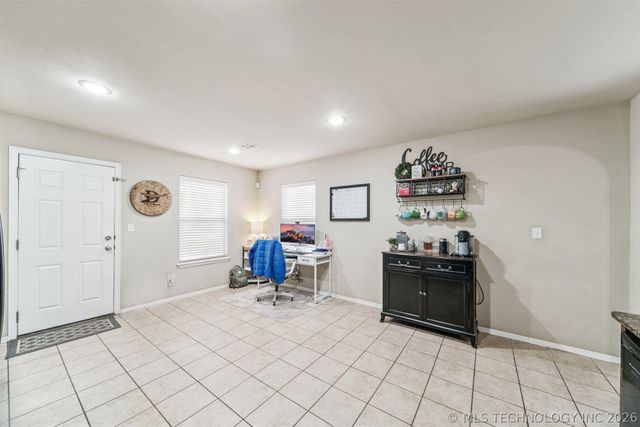 4007 W 103rd Place S, Jenks, OK 74037