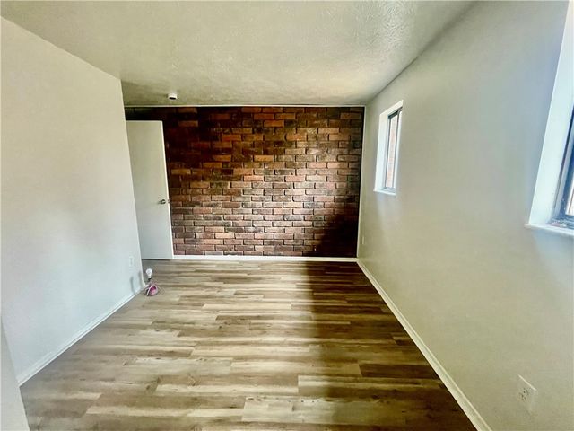 446 Crosby Dr, Canonsburg, PA 15317