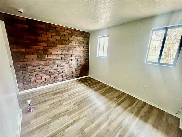 446 Crosby Dr, Canonsburg, PA 15317