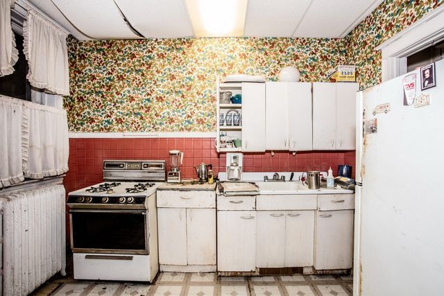 6646 S Minerva Avenue, Chicago, IL 60637