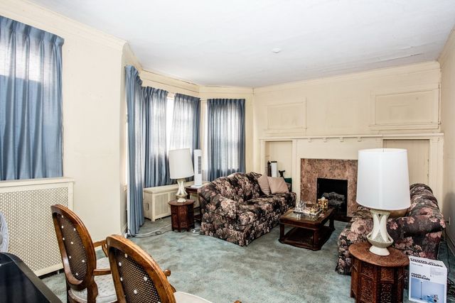 6646 S Minerva Avenue, Chicago, IL 60637
