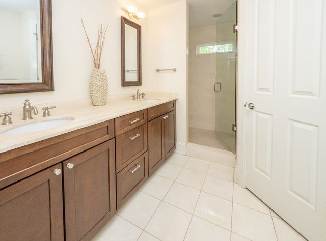 210 Adela Avenue, Ludlow, KY 41016