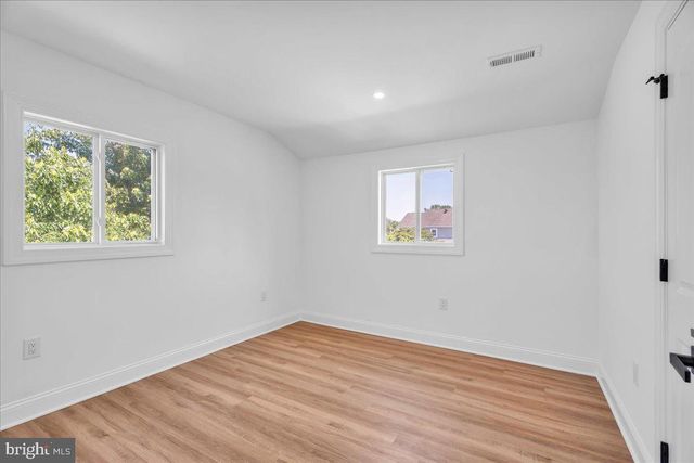 2504 CHURCH RD, Cinnaminson, NJ 08077