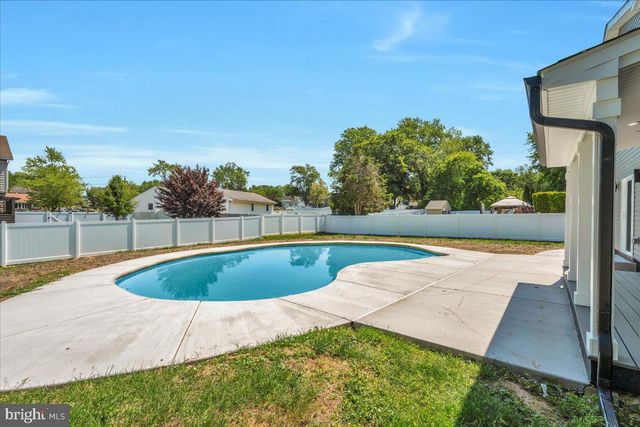 2504 CHURCH RD, Cinnaminson, NJ 08077