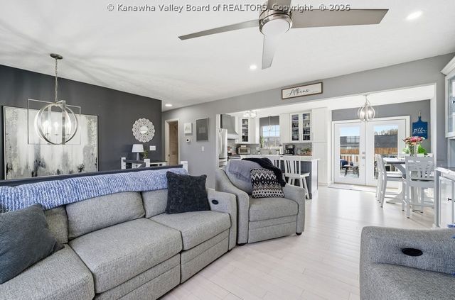 117 Rolling Meadows, Scott Depot, WV 25560