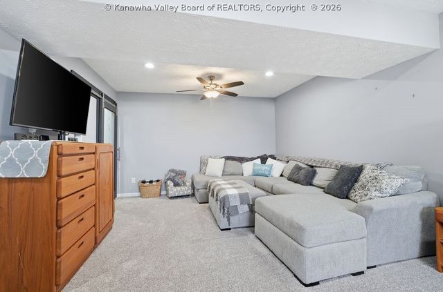 117 Rolling Meadows, Scott Depot, WV 25560