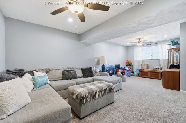 117 Rolling Meadows, Scott Depot, WV 25560