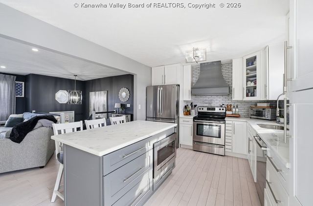 117 Rolling Meadows, Scott Depot, WV 25560