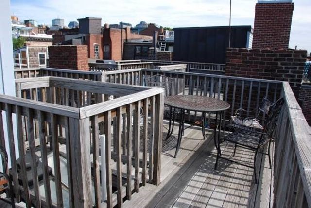 3 Goodwin Pl B, Boston, MA 02114