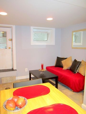 3 Goodwin Pl B, Boston, MA 02114