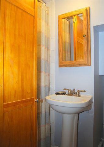 3 Goodwin Pl B, Boston, MA 02114