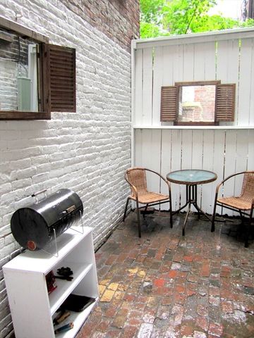 3 Goodwin Pl B, Boston, MA 02114