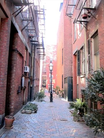 3 Goodwin Pl B, Boston, MA 02114