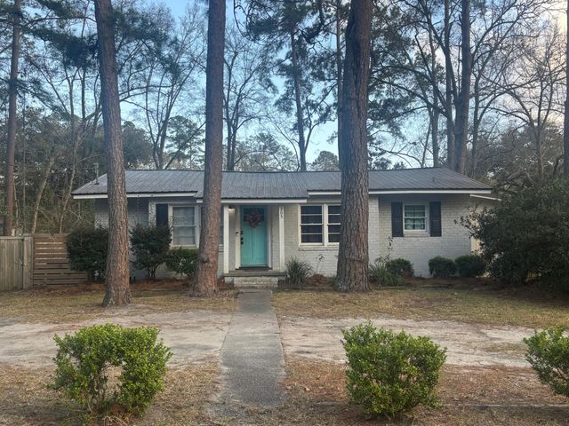 305 Forest Circle, Walterboro, SC 29488