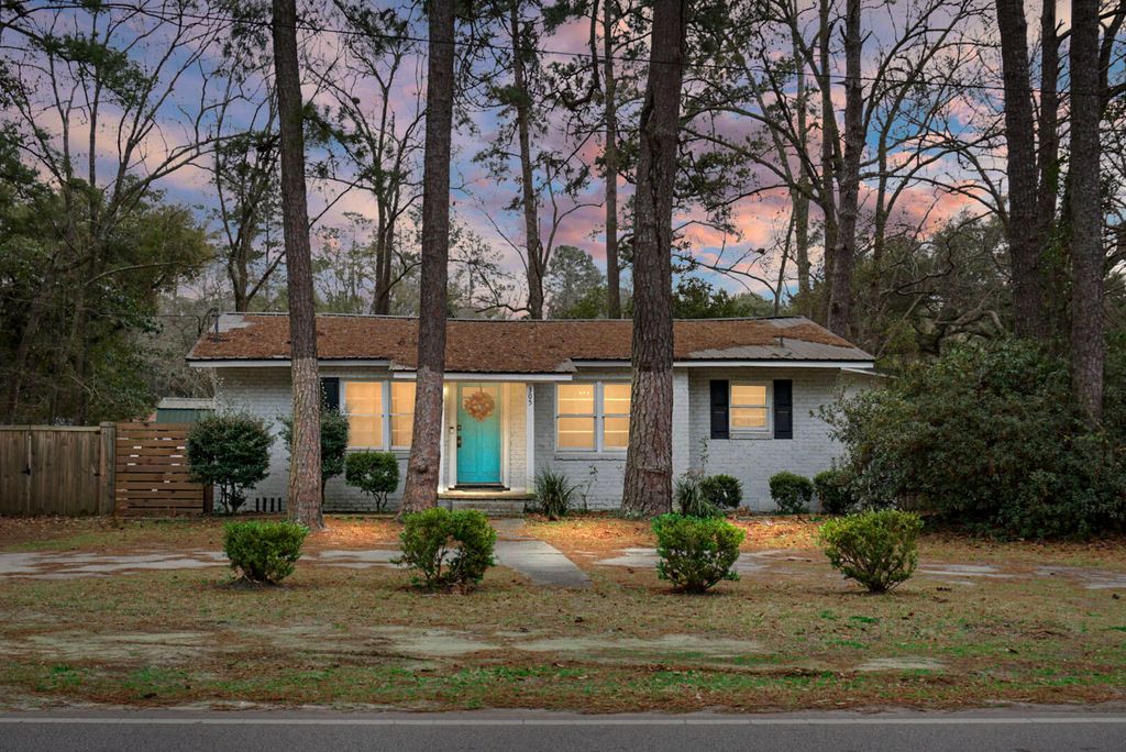 305 Forest Circle, Walterboro, SC 29488
