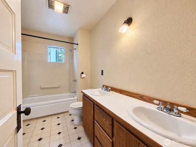 1423 S Yakima Avenue, Tacoma, WA 98405