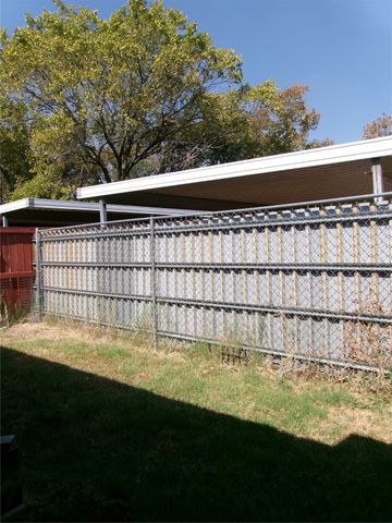 2409 Ventura Drive B, Arlington, TX 76015