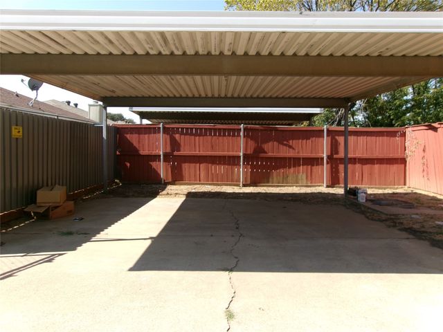 2409 Ventura Drive B, Arlington, TX 76015