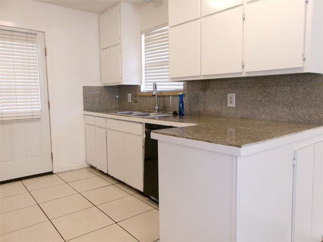 2409 Ventura Drive B, Arlington, TX 76015