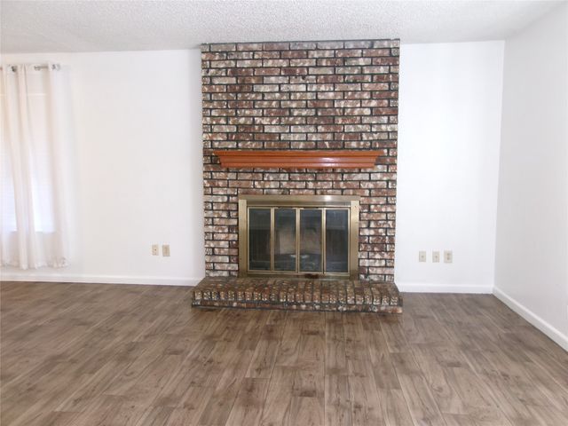 2409 Ventura Drive B, Arlington, TX 76015