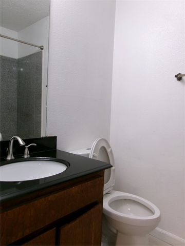 2409 Ventura Drive B, Arlington, TX 76015