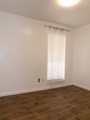 2409 Ventura Drive B, Arlington, TX 76015