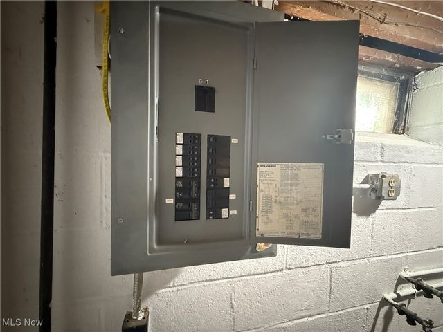 19807 Gardenview Drive, Maple Heights, OH 44137