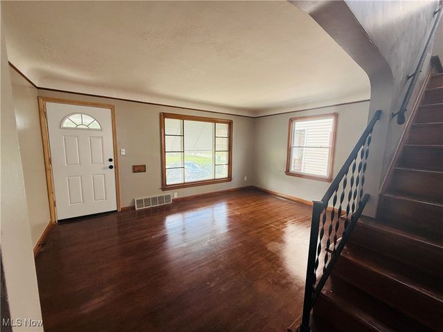 19807 Gardenview Drive, Maple Heights, OH 44137