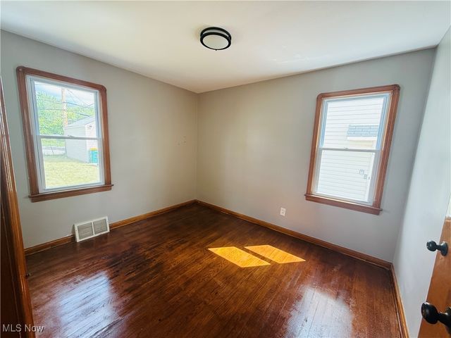 19807 Gardenview Drive, Maple Heights, OH 44137