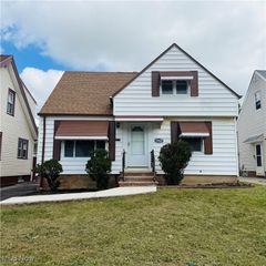 19807 Gardenview Drive, Maple Heights, OH 44137