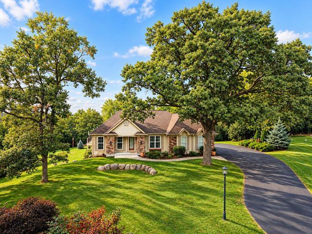 211 Kummrow COURT, Wales, WI 53183